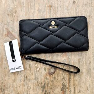 Nine West Clutch Wrist Wallet Black/Gold Womens OS